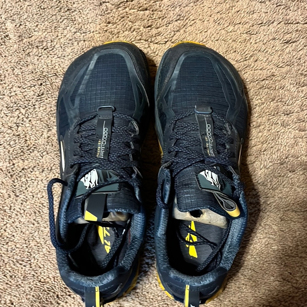 Mens Altra Lone Peak 4.5. Size 10.